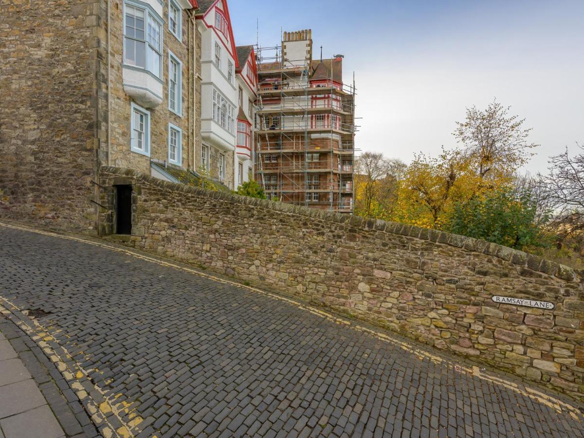 Pass The Keys Historic Ramsay Garden Apt With Balcony Views EDI Exterior foto