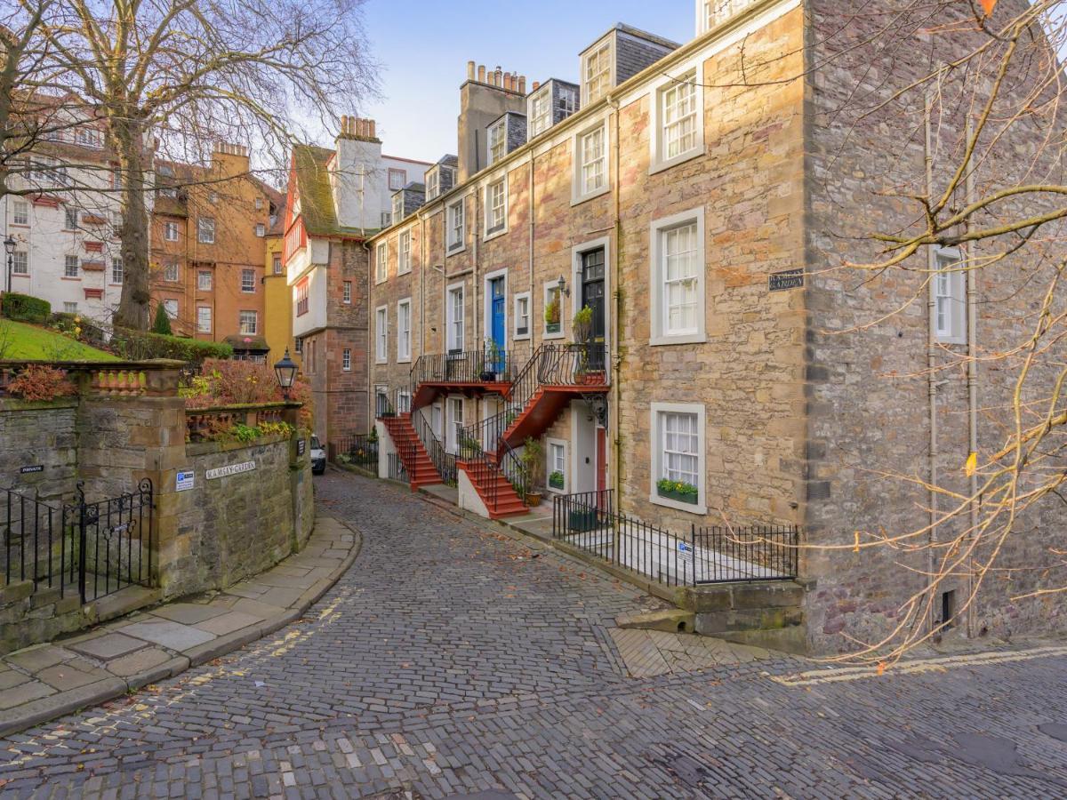 Pass The Keys Historic Ramsay Garden Apt With Balcony Views EDI Exterior foto