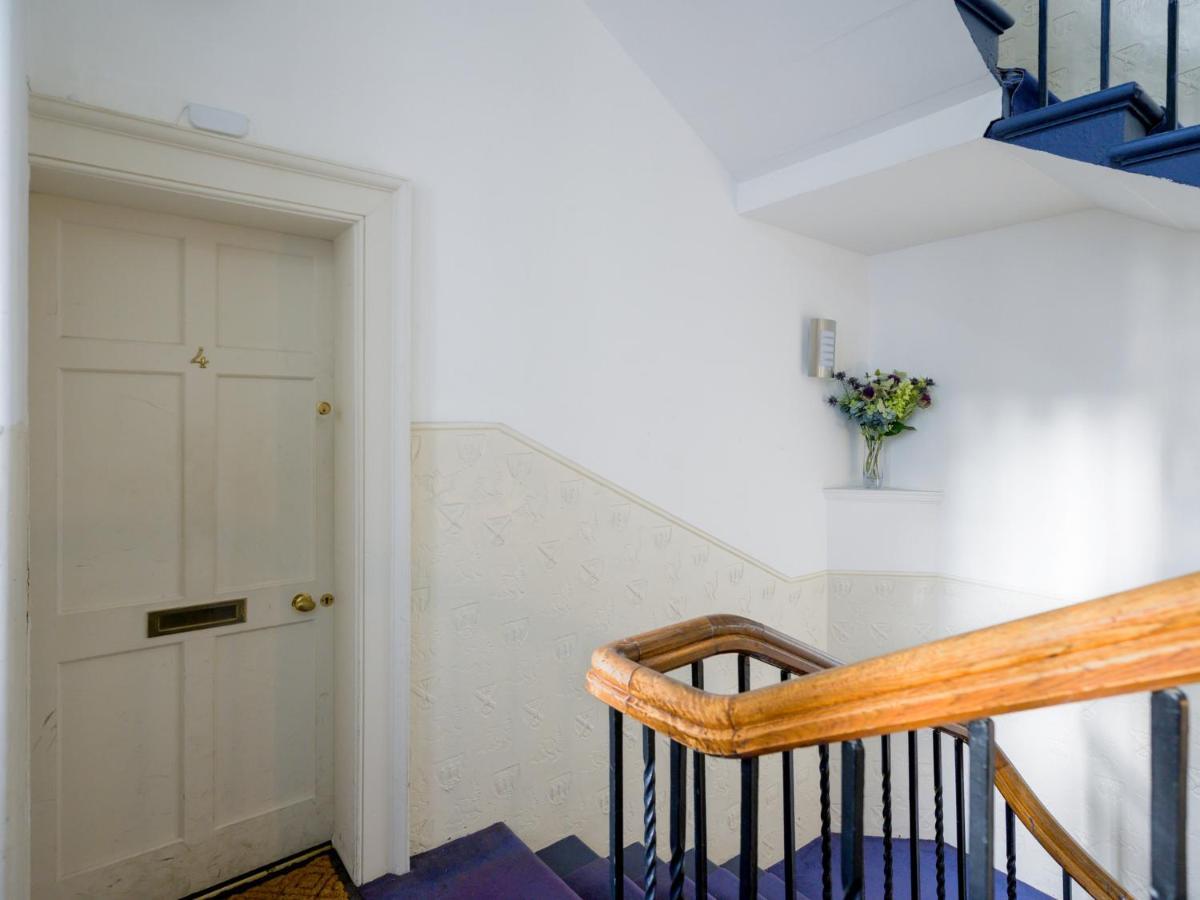 Pass The Keys Historic Ramsay Garden Apt With Balcony Views EDI Exterior foto